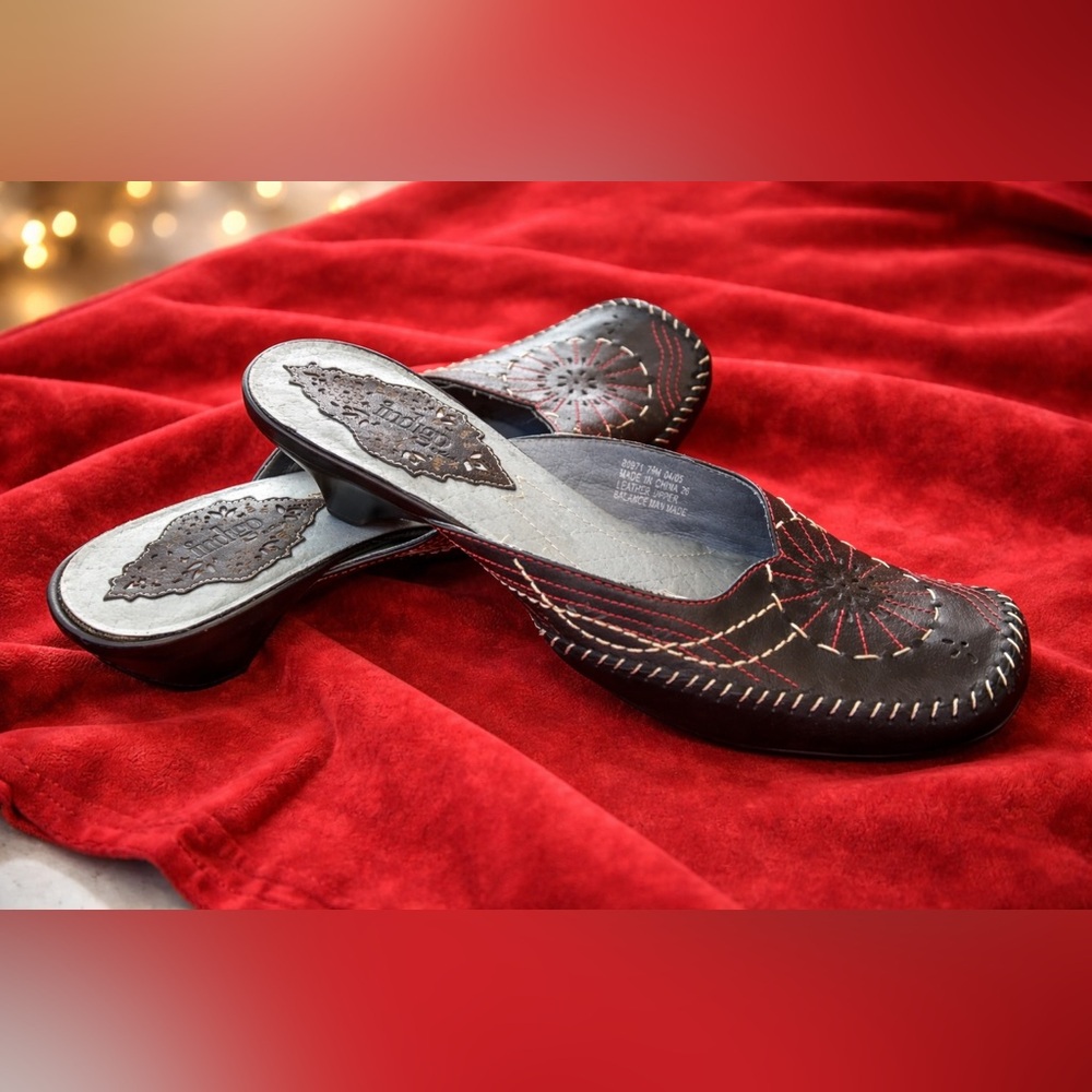 Indigo by Clark’s leather gothic boho mules whipstitch folk floral /kitten heel - Picture 2 of 10